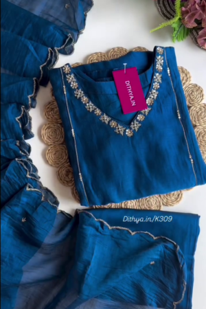 Women Ethnic Motifs Yoke Design Regular Pure Silk Kurti Set With Dupatta