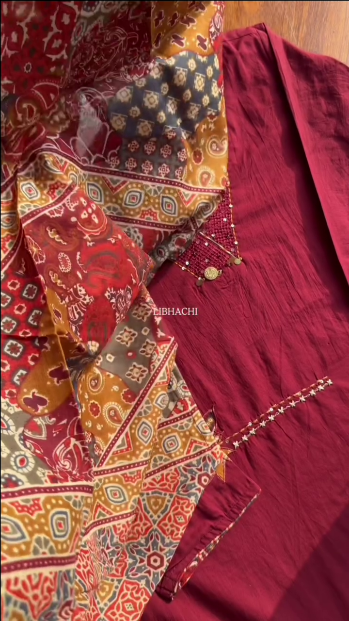 Women Red Embroidered Work Pure Cotton Kurta With Trousers - Image 4